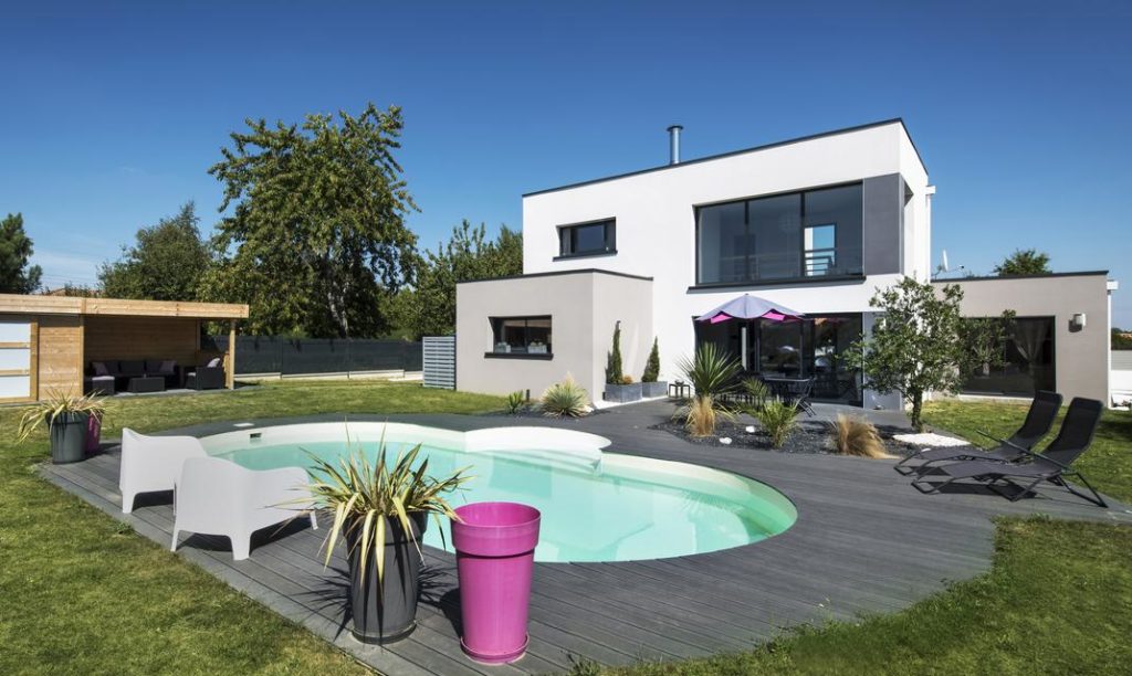 photo de maison avec piscine